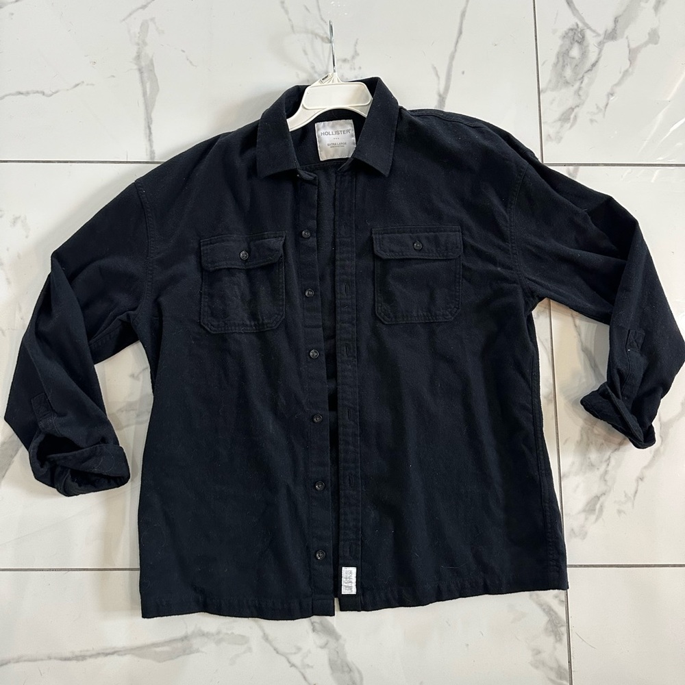 Hollister XL men’s black flannel.